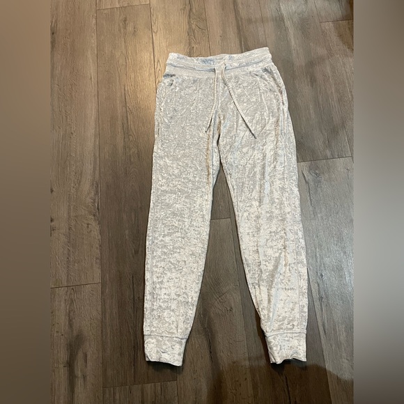 Velvet lululemon sweats / joggers - Picture 8 of 9